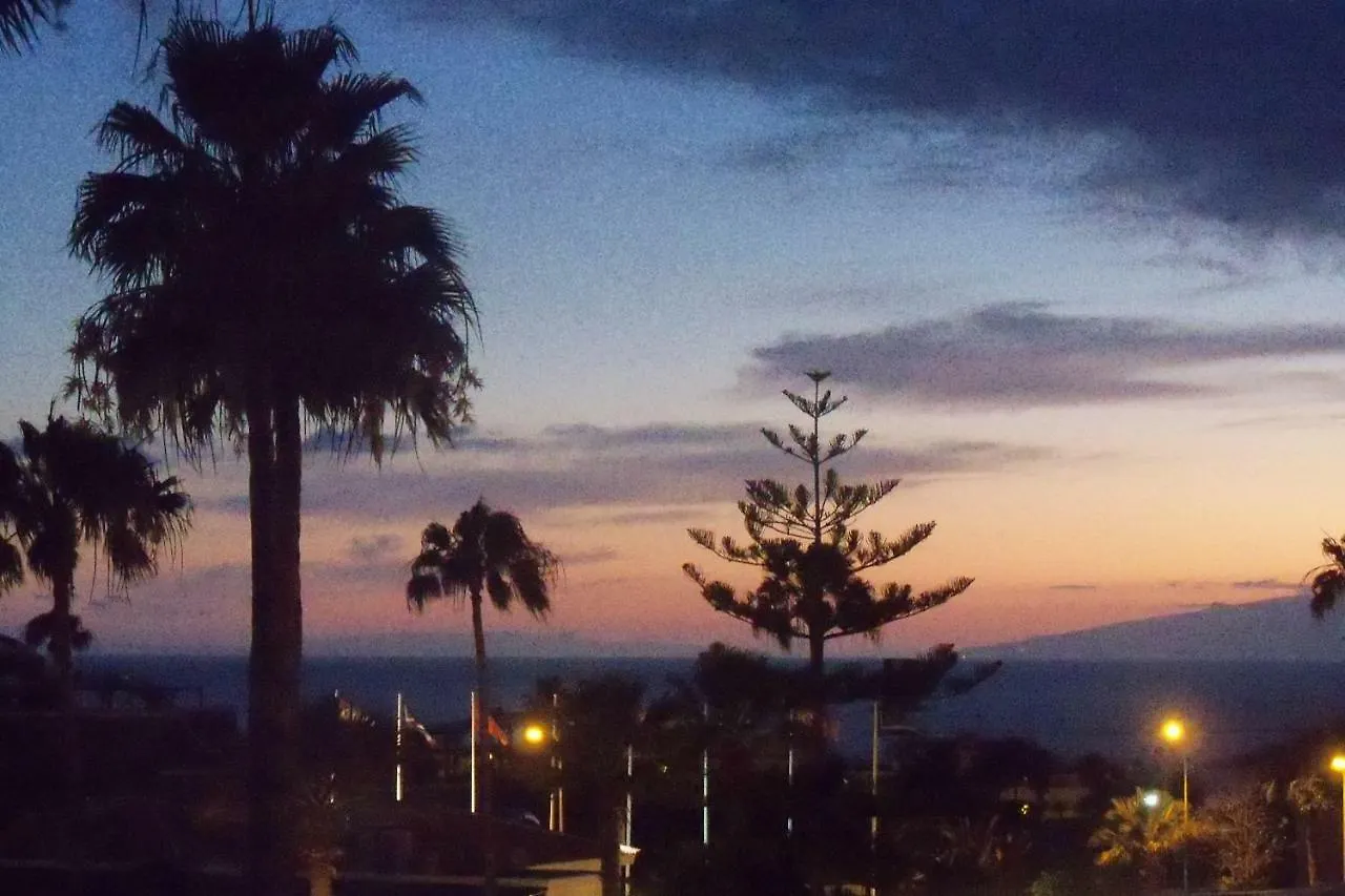 I Love Tenerife! I Love Island Village! アデヘ