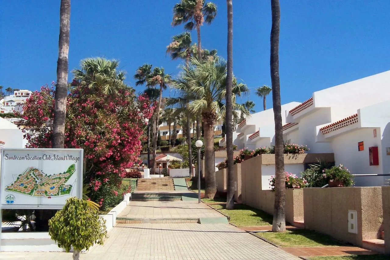 I Love Tenerife! I Love Island Village! アデヘ 0*,